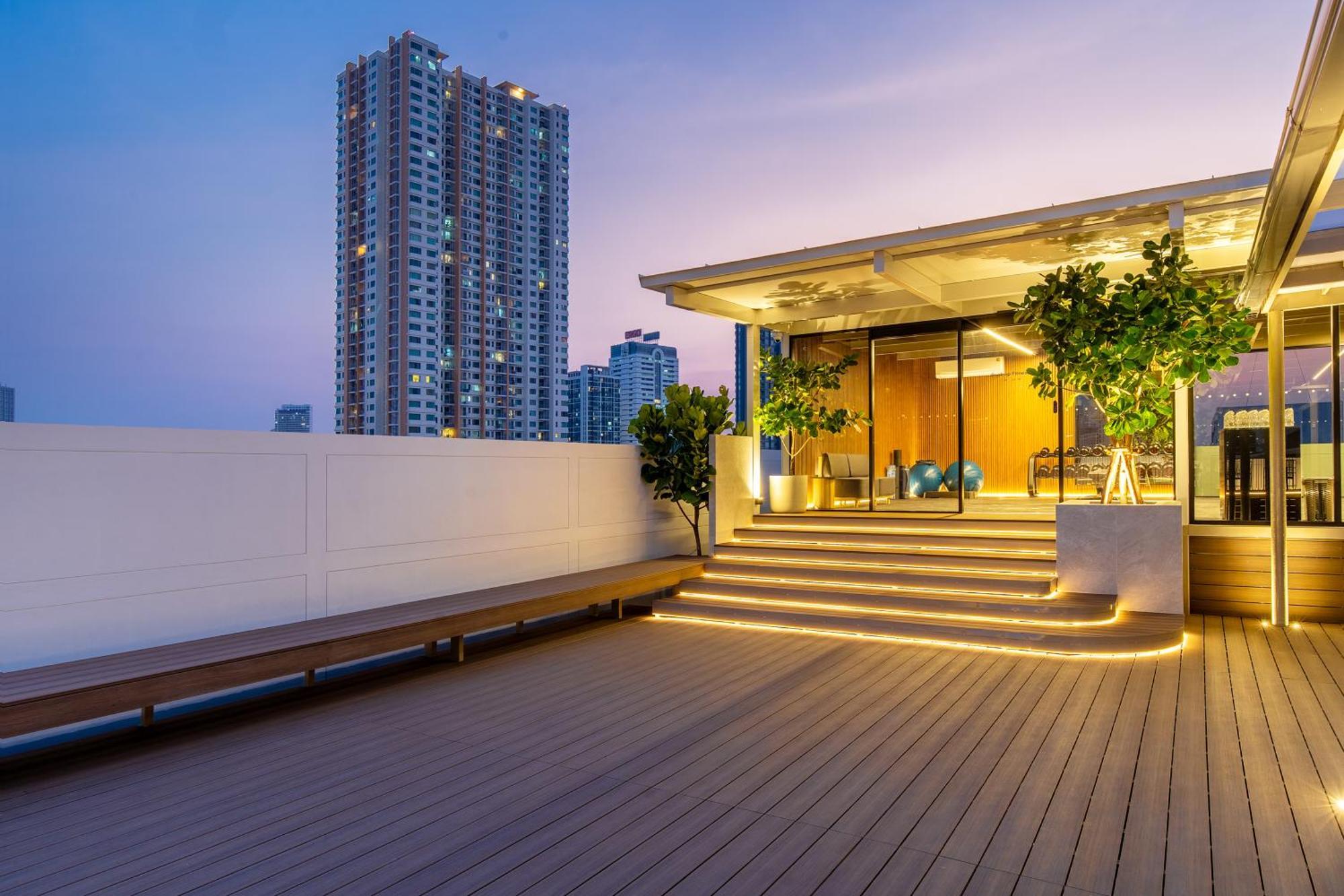Saan Hotel Sathorn Banguecoque Exterior foto
