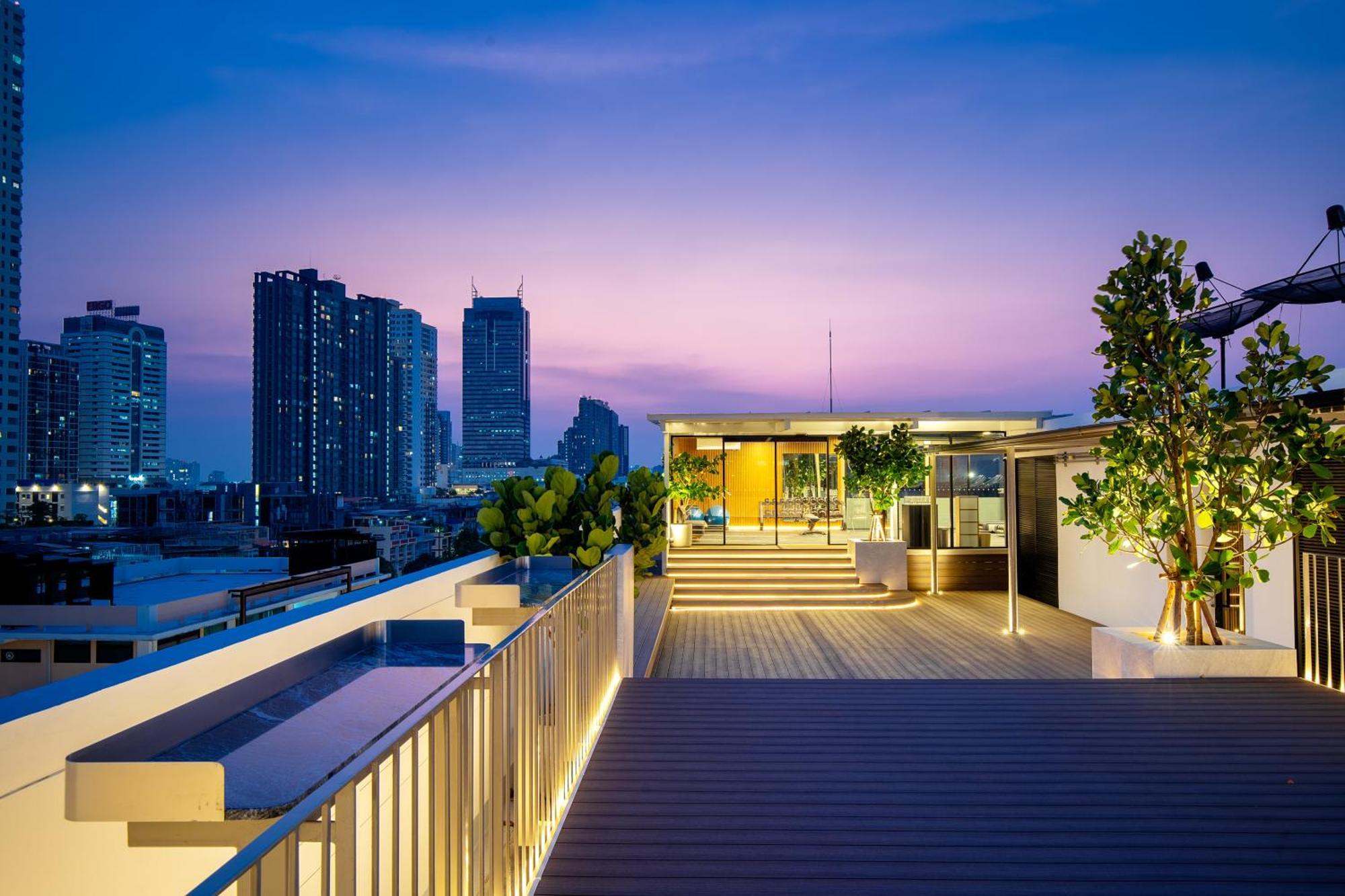 Saan Hotel Sathorn Banguecoque Exterior foto