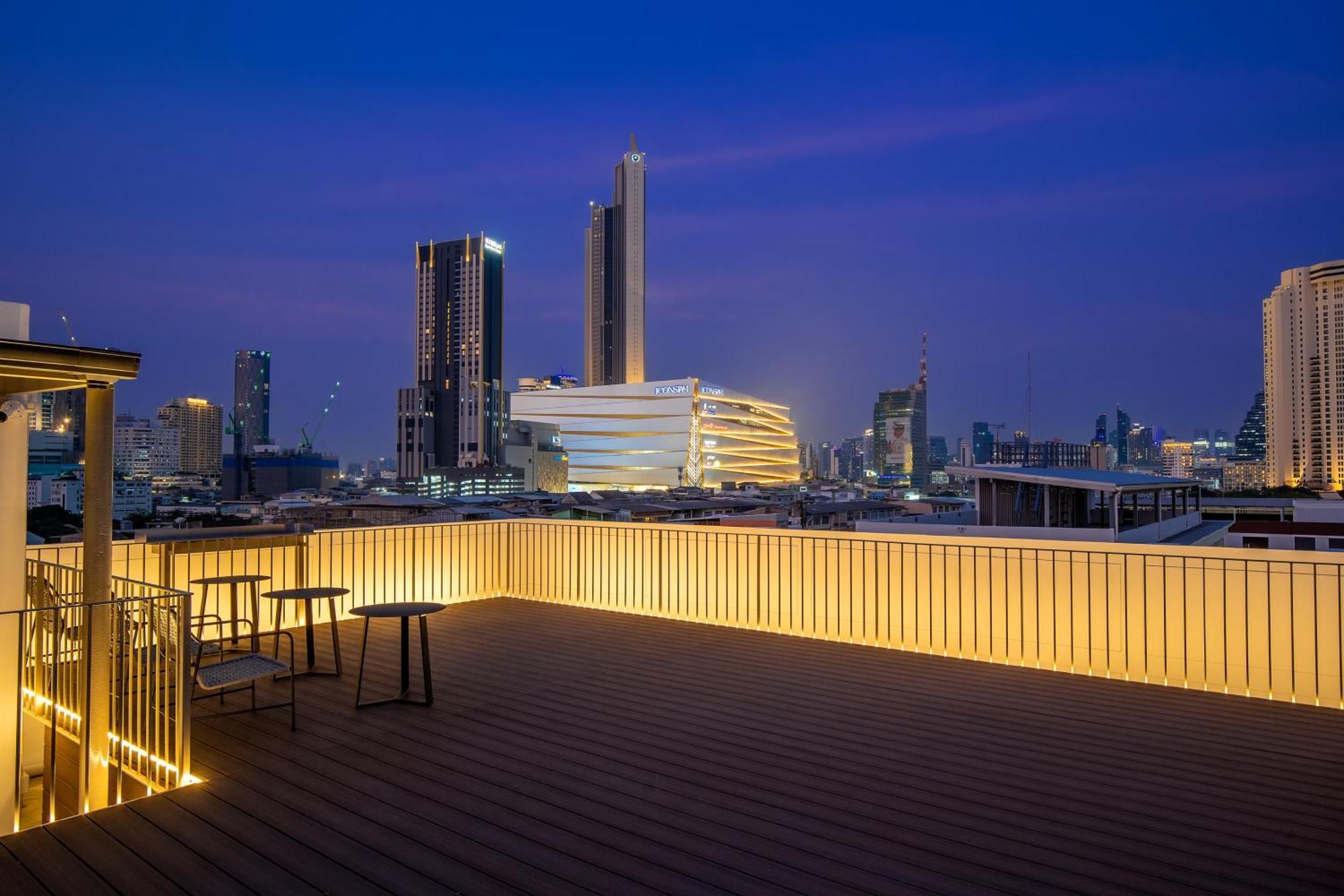 Saan Hotel Sathorn Banguecoque Exterior foto